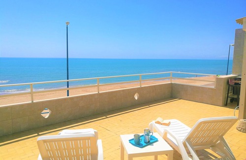 Scoglitti Apartment | Gambusia 3 apartment with large terrace facing the sea