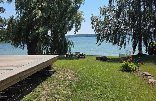 Leeds and the Thousand Islands House | Gananoque Getaway: Discover The 1000 Islands from Your Riverfront Retreat