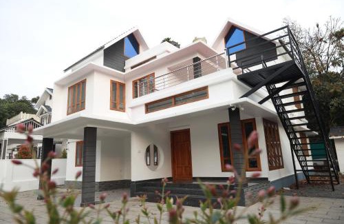 Pirmed House | Ganjes Premium Villa Thekkady