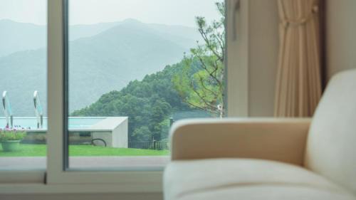 Sang House | Gapyeong staysumok pool villa pension
