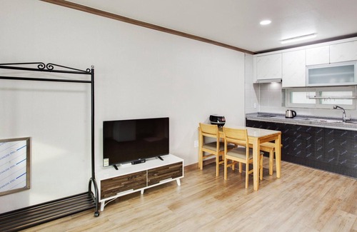 Oeseo House | Gapyoeng New Cheongpyeong Pension