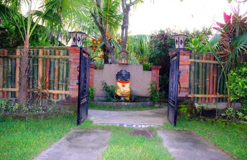 Goris House | Gara menjangan homestay