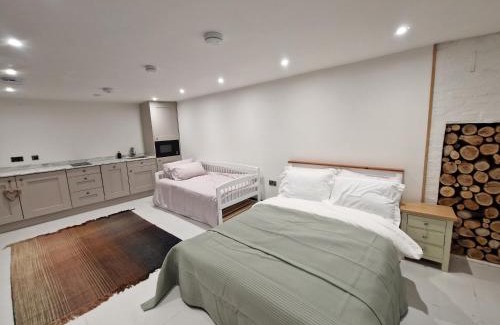 Heath and Reach Apartment | Garden Apartment, sleeps 4