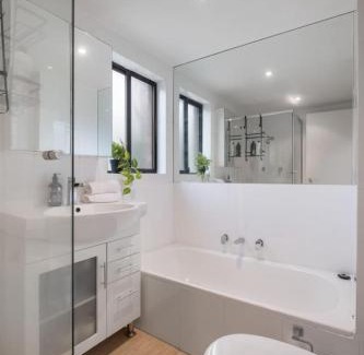 Cremorne Apartment | Garden Apartment with Large Outdoor Areas.
