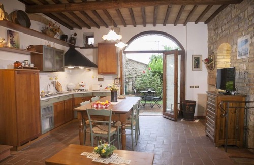 San Gimignano City Centre Apartment | GARDEN HOUSE