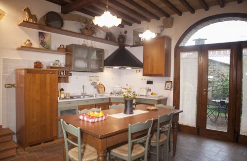 San Gimignano City Centre Apartment | GARDEN HOUSE