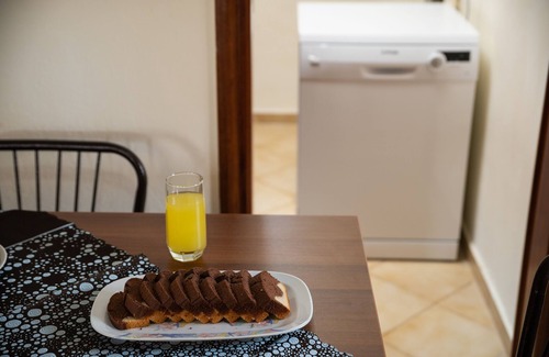 Katochori Villa | Garden House with Pool, 4BD, 2BA, 10min to center