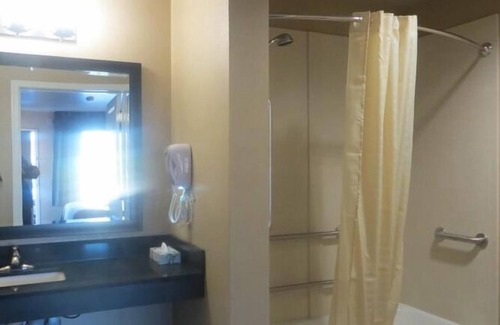 Capital View Hotel | Garden Inn and Suites Little Rock