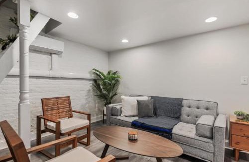 Park View Apartment | Garden-Level 2-BR Apt in Historic Petworth Home