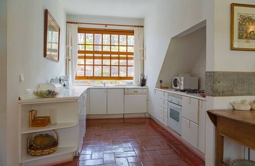 Mucifal House | Garden, near the beach, car essential