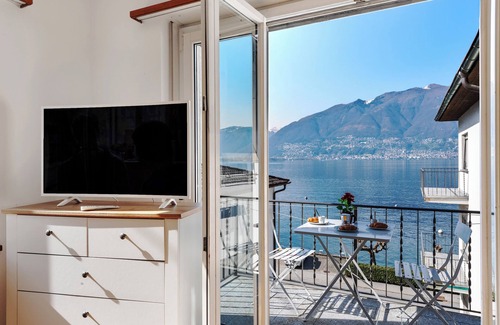 Vira Apartment | Garden on the lake 1, Gambarogno, Vira, Switzerland