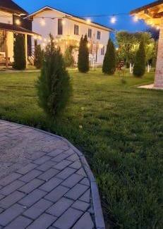 Vanatorii Mici Cabin | Garden Pypa