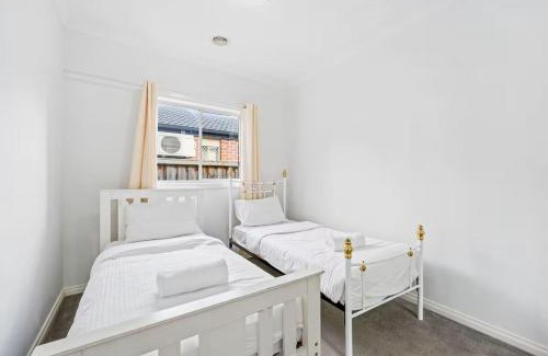 Officer Bed & Breakfast | Gardenia Serenity & Wellness Retreat