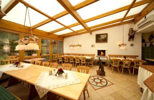 Ullstadt Hotel | Gasthaus zur Wolfsschlucht