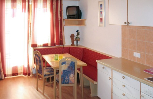 Stummerberg Apartment | Gasthof Almluft by Interhome