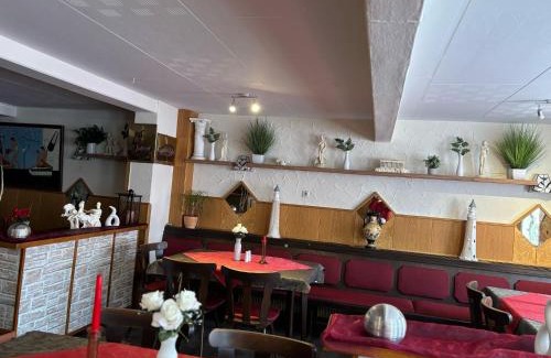 Bischofsheim an der Rhon Hotel | Gasthof Rhönlust zentrum