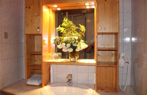 Raach am Hochgebirge Hotel | Gasthof Diewald