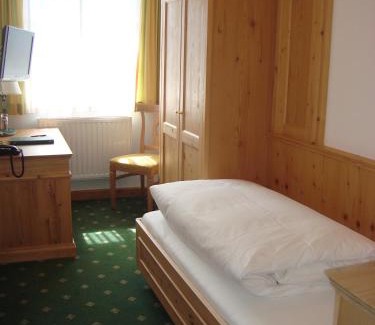 Aufhofen Hotel | Gasthof & Hotel Jägerwirt