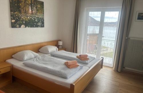 Weyregg am Attersee Hotel | Gasthof mit Seeterasse & Appartements Zur Landeroith