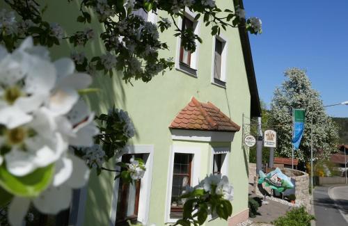 Freudenberg Hotel | Gasthof Schloßbräu Lintach