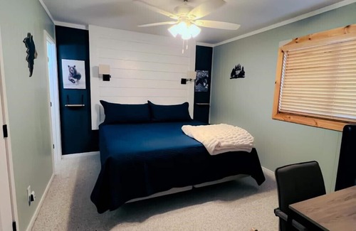 Banner Elk Condo | Gates Great Escape Resort Pool/HotTub/Hike/Bike/Easy 1st Floor Access!