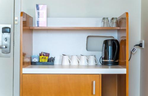 Devonport Hotel | Gateway Hotel by Nightelier