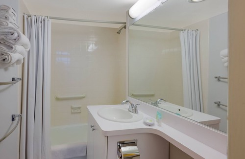 Merrick Hotel | Gateway Inn