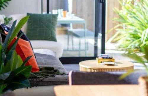 Riccarton Apartment | Gateway to Hagley park - 2 bed w/carpark