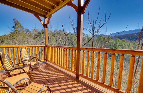 Gatlinburg Cabin | Gatlinburg - A View For Two - 2 Bedrooms - Sleeps 6