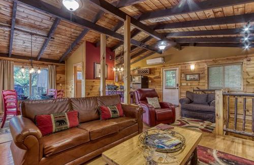 Chalet Village House | Gatlinburg Views A Unique Cabin Mountain Views Expansive Decks Adjacent To Gatlinburg & Ski Lodge cabin