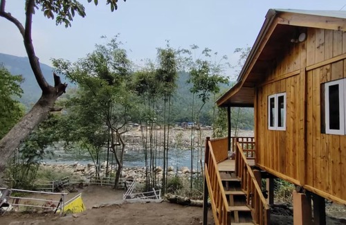 Laitmawsiang Cottage | Gawooh Adventure Homestay. Dawki River also known as the cleanest river in Asia.