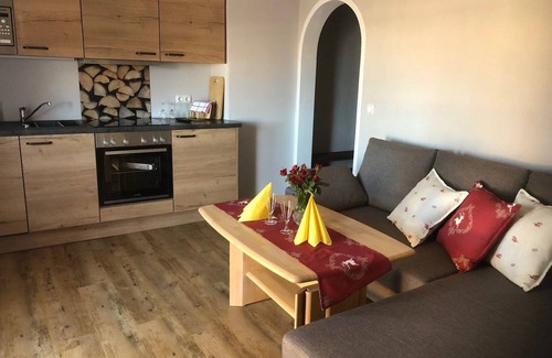 Staudach-Egerndach Apartment | Gemütliche Ferienwohnungen mit 2 Schlafzimmer, Dusche, WC