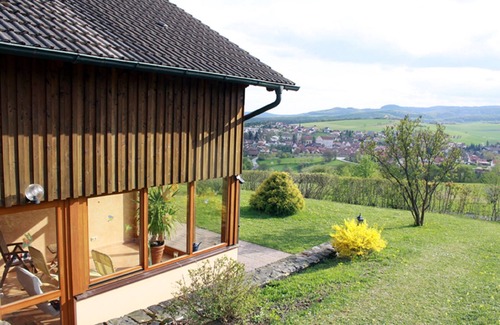 Fladungen Apartment | Gemütliche Ferienwohnung für bis zu Vier Personen mit Sonnenterrasse