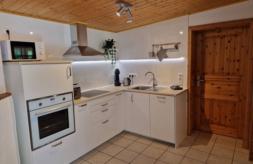 Meschede House | Gemütliches Ferienhaus am Hennesee mit Terrasse und Ausblick in die Natur