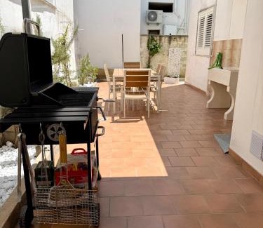 Cutrofiano Apartment | Gemütliches Salento-Ferienhaus, zentral gelegen mit Garage, Garten und Heizung
