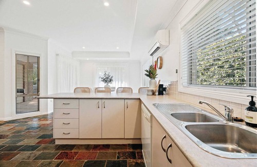 Pearl Beach House | Gemburra By Coast Hosting