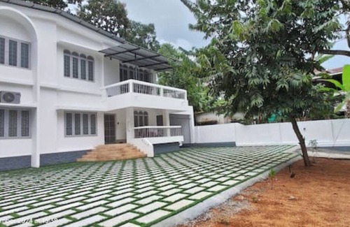 Kottayam House | Genesis Spaces Upper AC 2 guests