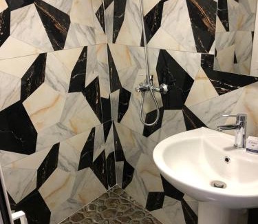 Gjirokaster House | Geni Guest House