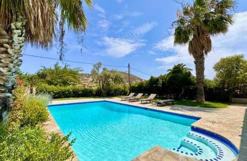 Lavreotiki Apartment | George's gorgeous house Anavysos