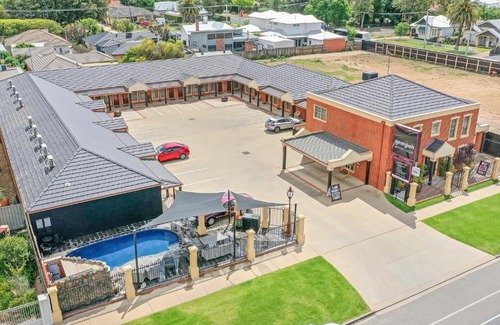 Echuca Hotel | Georgian Motor Lodge