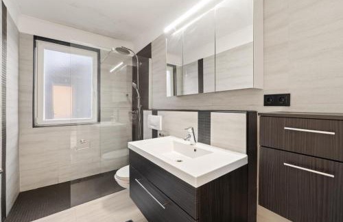 Rath-Heumar Apartment | Geräumiges Familienhaus Köln