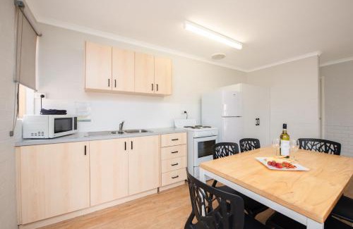 Mahomets Flats Apartment | Geraldton's Ocean West Holiday Units & Short Stay Accommodation