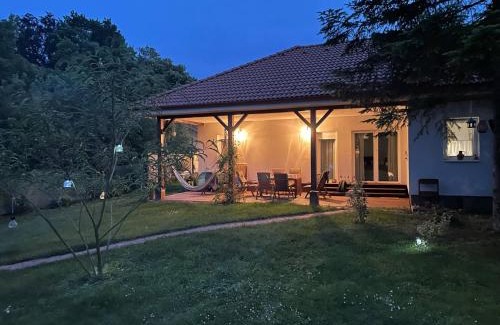 Szentendrei House | Gesztenyeház vendégház a Dunakanyarban fürdődézsával
