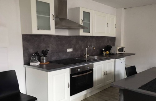 Revel Apartment | GET APARTMENT ★ BRIGHT ★ SPACIOUS ★ WIFI