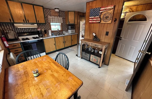 Jackman Cottage | Get away from the city life and go get some fresh air in the real country