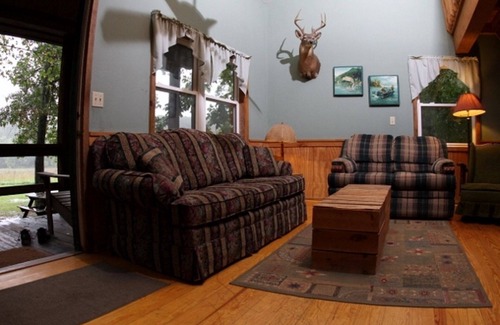 St. James Cabin | Getaway Cabin next door to Maramec Spring Park & Meramec River Trophy Trout
