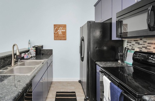 Greater East End House | Getaway on the Bayou | East Downtown Townhome