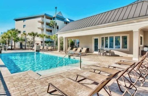 Miramar Beach Condo | Gettin' Sun Getaway Steps to Beach - Newly Updated