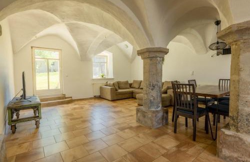 Mugeln Apartment | Gewölbe aus dem Jahr 1806 genau zw L und DD