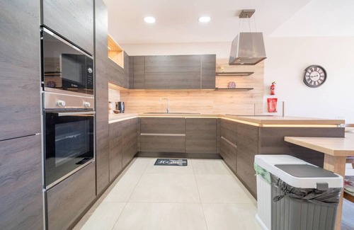 Ghajnsielem Apartment | Ghajnsielem 4BR Home with Wifi, AC and comfy beds!